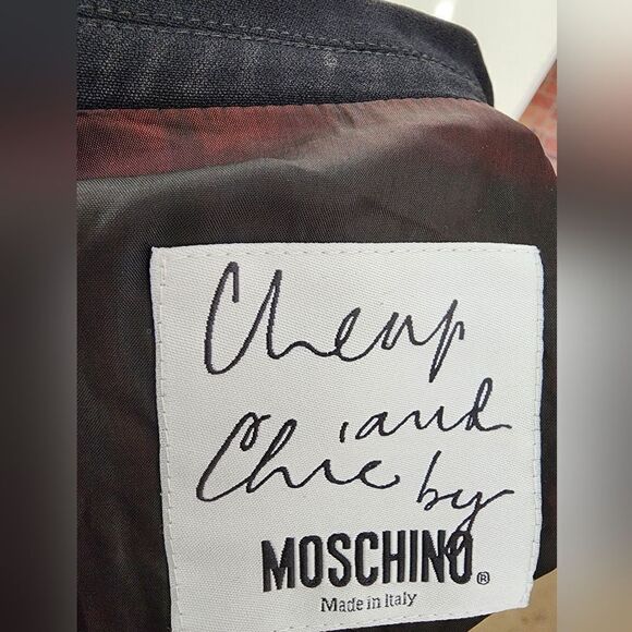 Moschino   - Picture 14 of 17